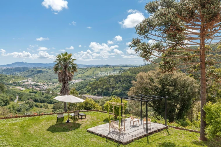 Moradia T6 para Venda em Igreja Nova e Cheleiros Foto 2