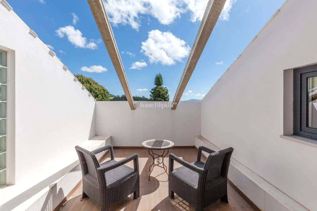 Moradia T6 para Venda em Igreja Nova e Cheleiros Foto 41