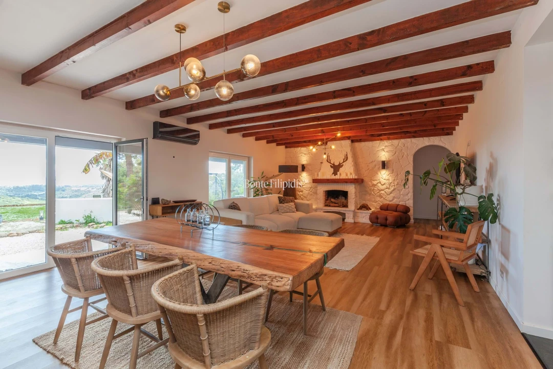 Moradia T6 para Venda em Igreja Nova e Cheleiros Foto 11