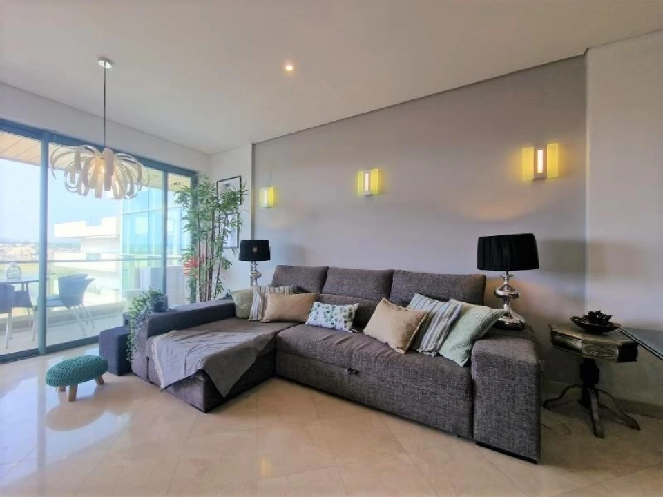 Apartamento T2 para Venda em Quarteira Foto 6