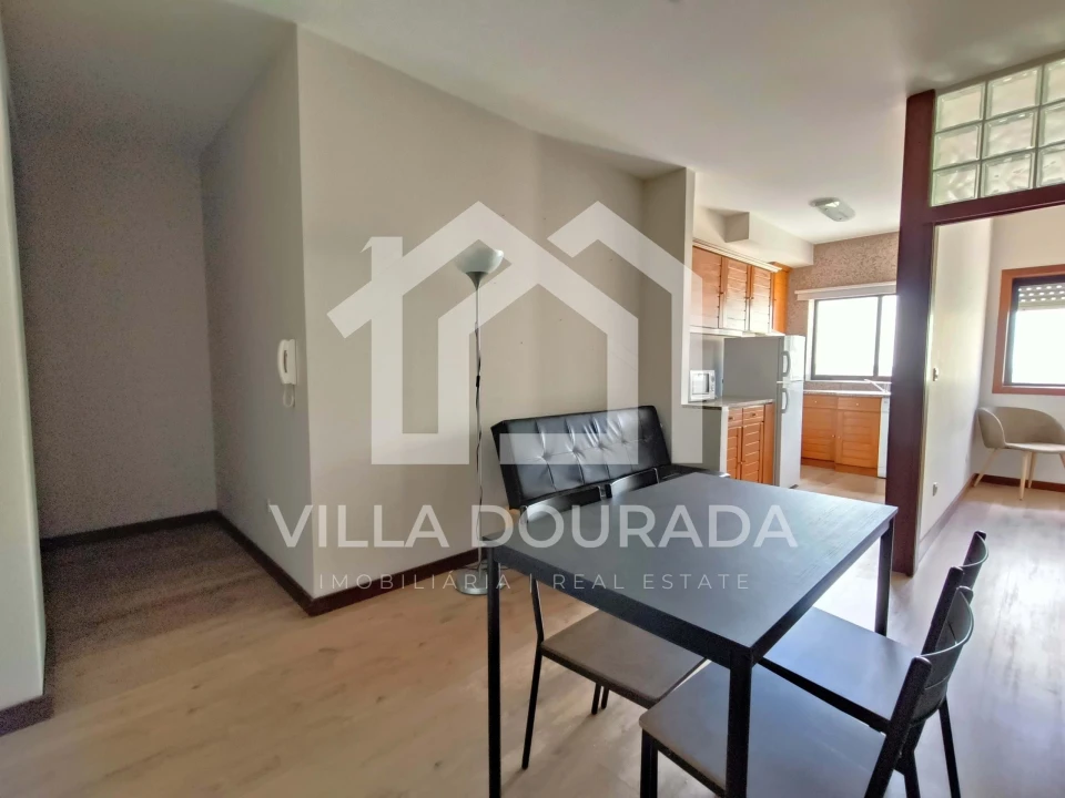 Apartamento T1 para Arrendamento em Santa Marinha e São Pedro da Afurada Foto 2