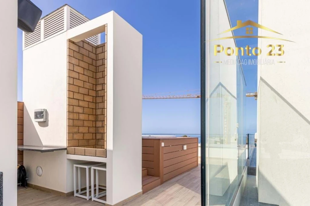 Apartamento T5 para Venda em São Martinho Foto 3