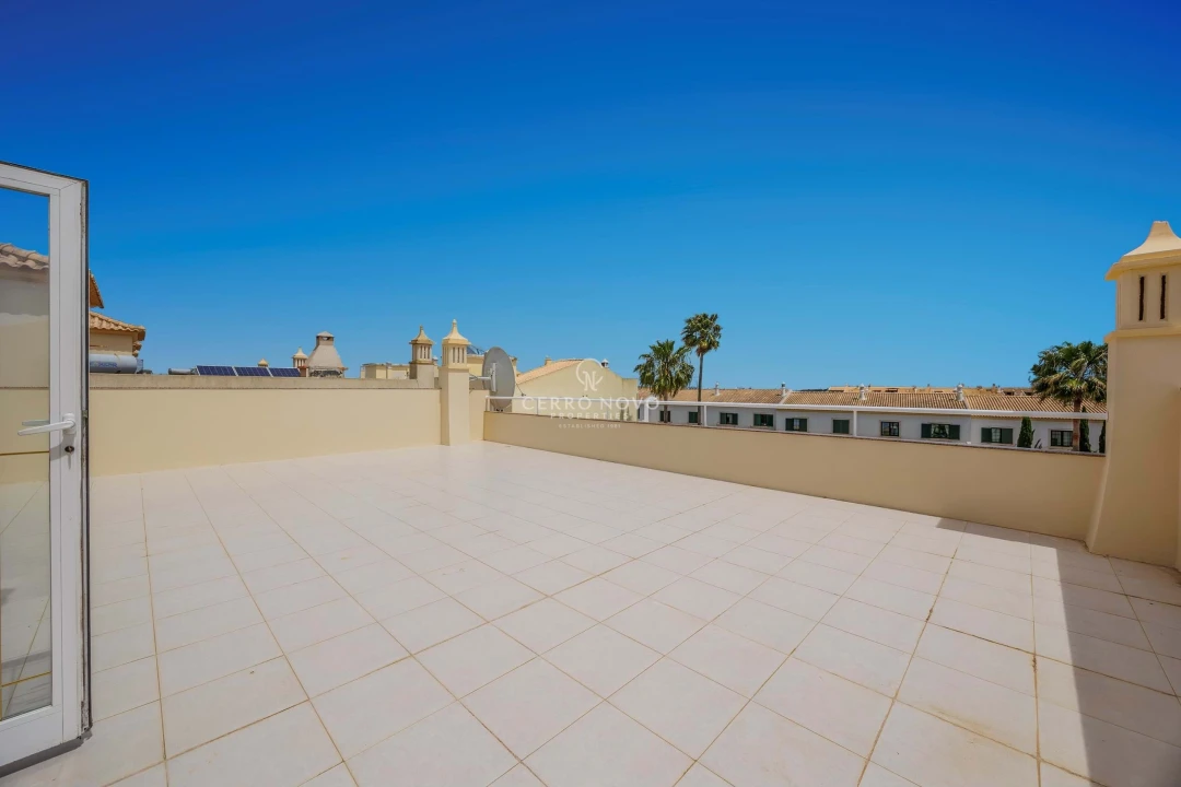 Moradia T3 para Venda em Ferreiras Foto 22