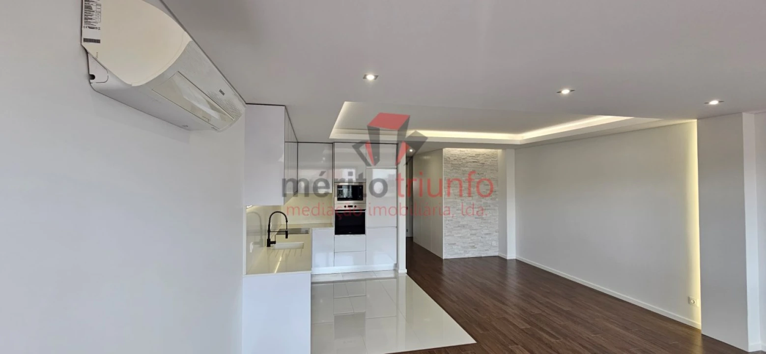 Apartamento T3 para Venda em Ramalde Foto 4