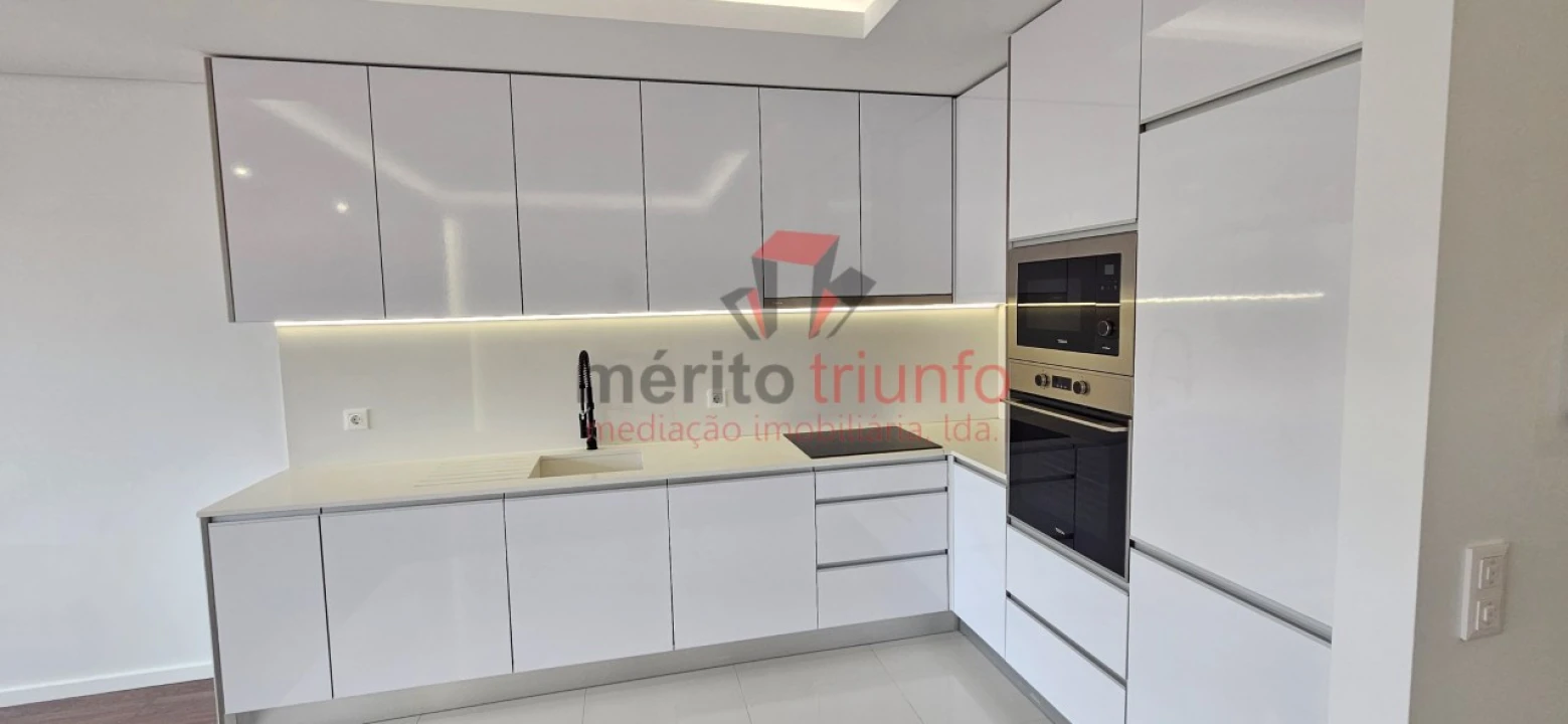 Apartamento T3 para Venda em Ramalde Foto 5