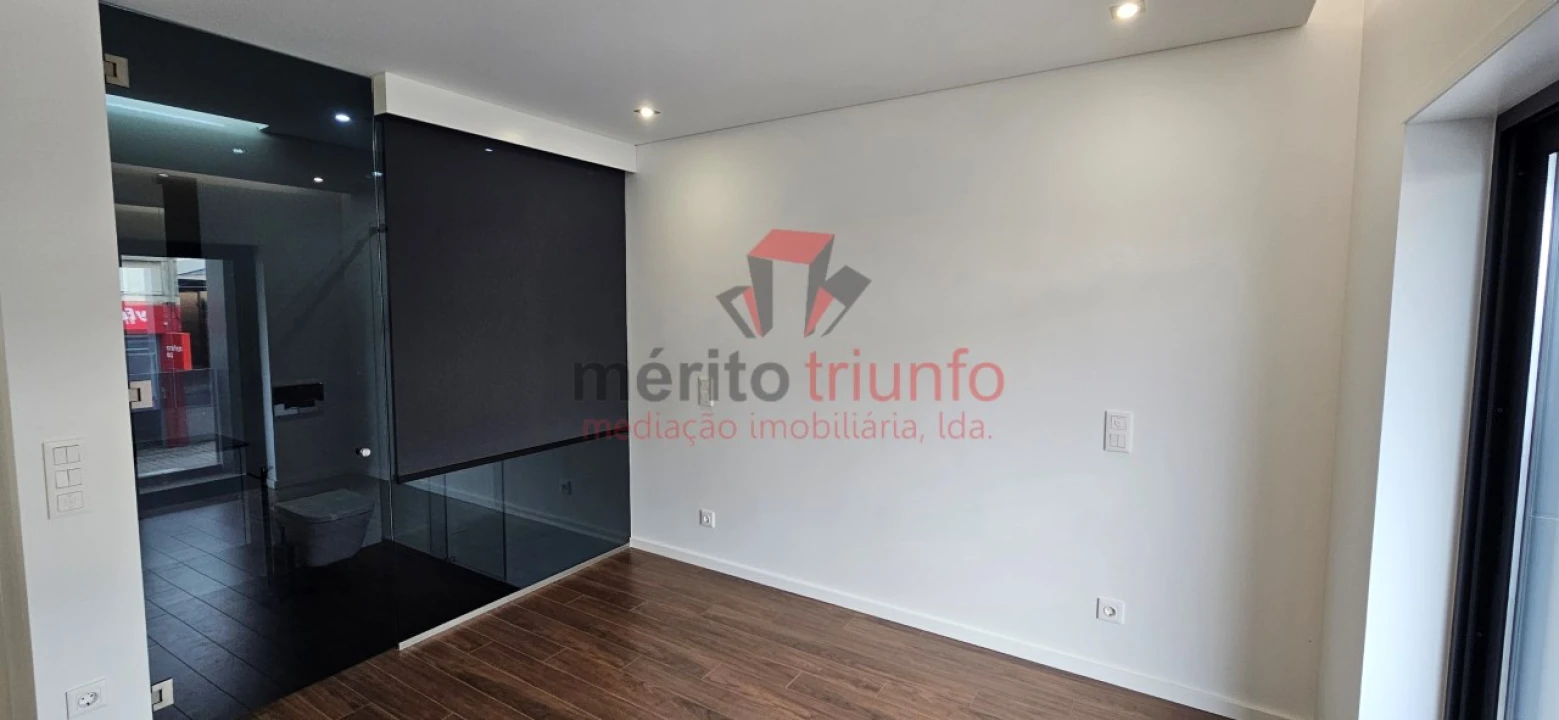 Apartamento T3 para Venda em Ramalde Foto 9