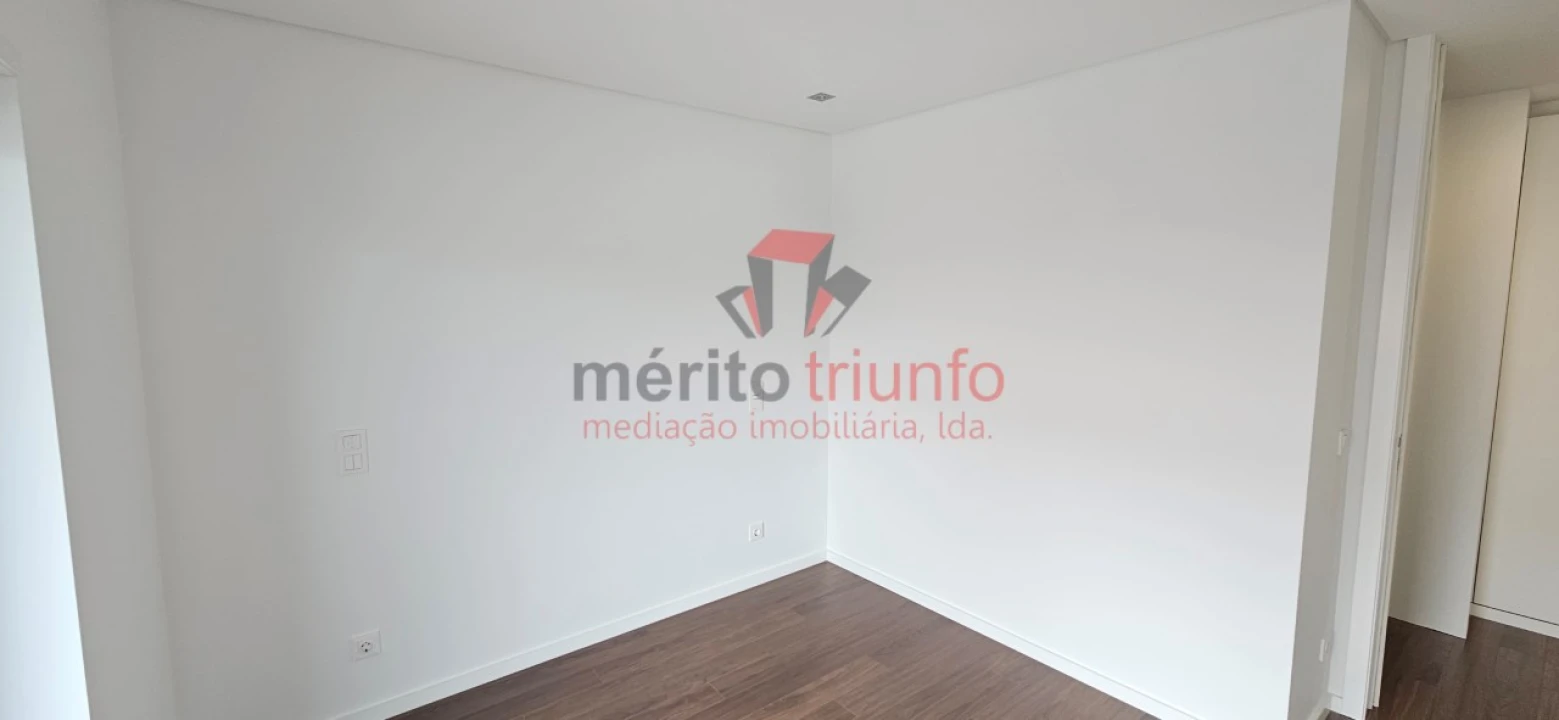 Apartamento T3 para Venda em Ramalde Foto 22