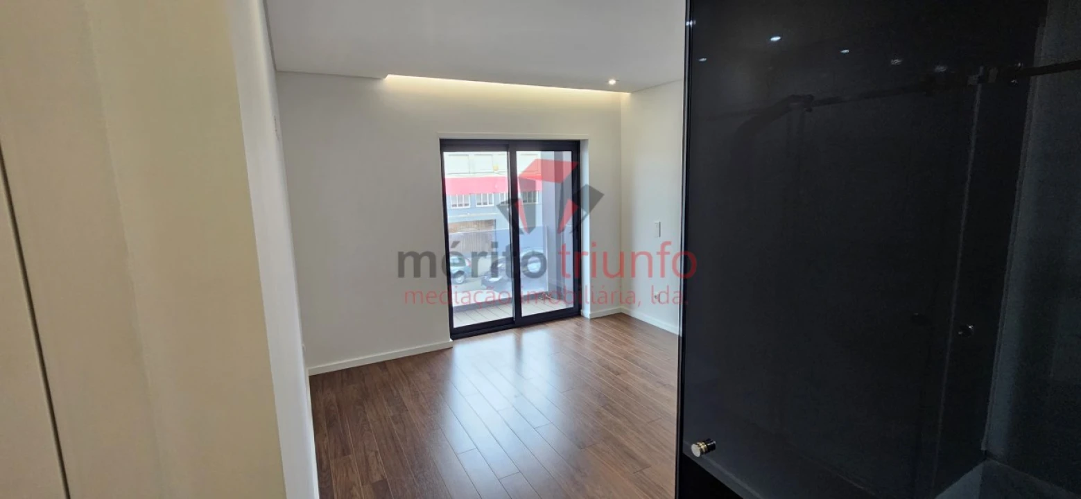 Apartamento T3 para Venda em Ramalde Foto 33