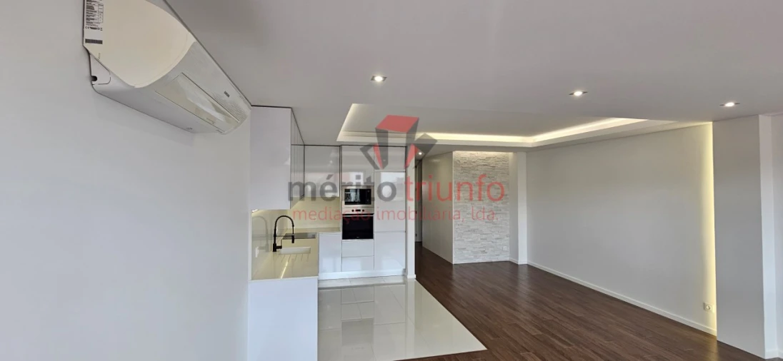 Apartamento T3 para Venda em Ramalde Foto 4