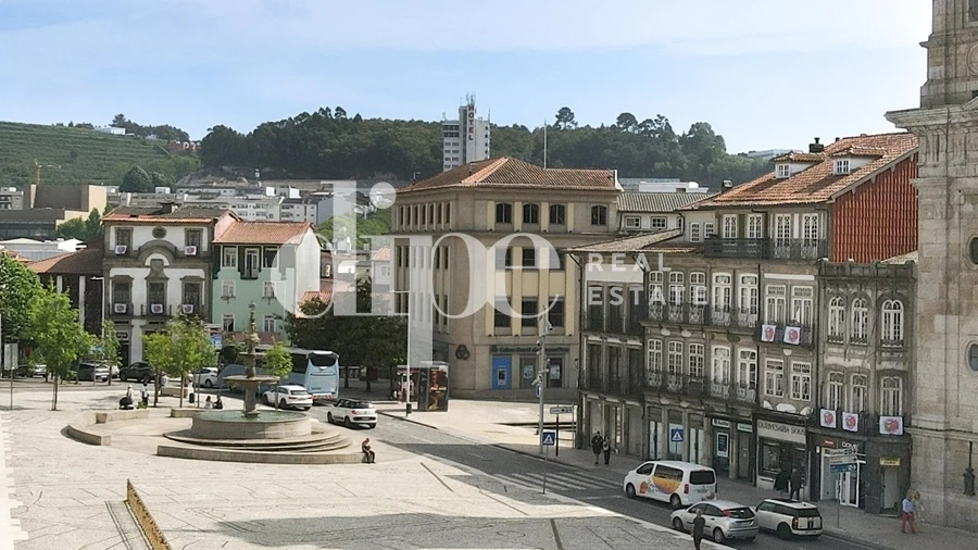 Loja para Trespasse em Oliveira, São Paio e São Sebastião
