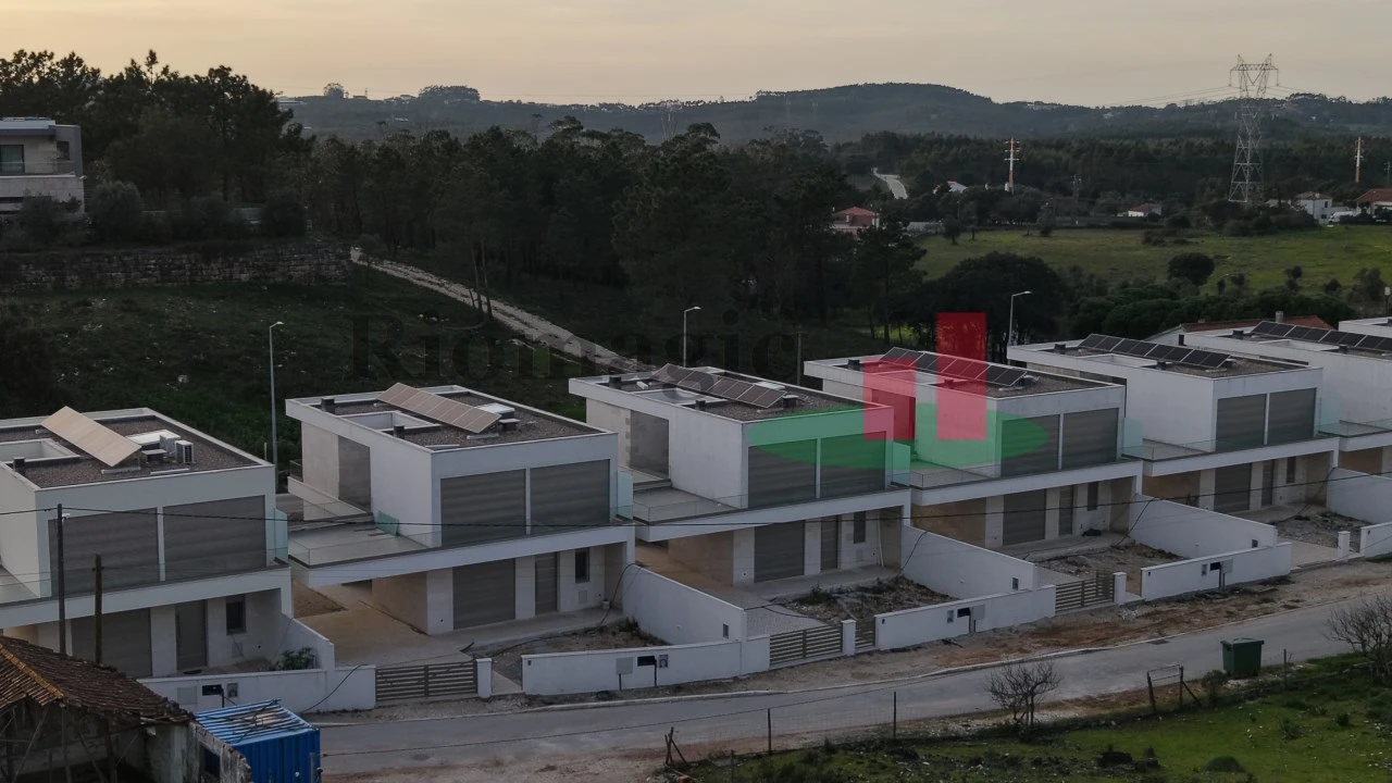 Moradia T3 para Venda em Rio Maior Foto 71