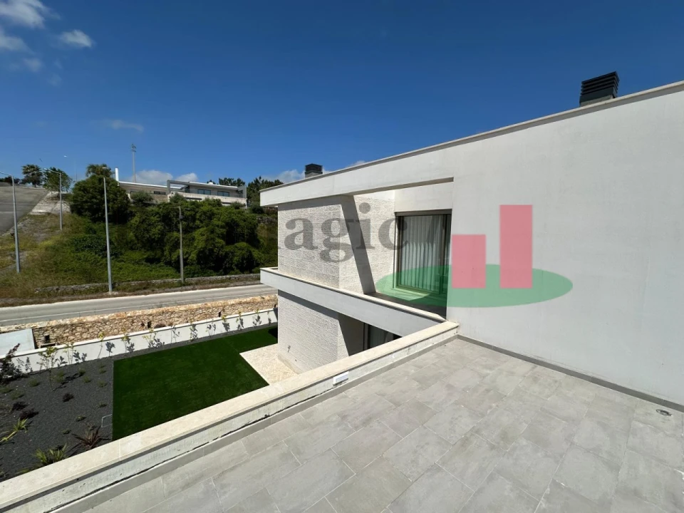 Moradia T3 para Venda em Rio Maior Foto 48