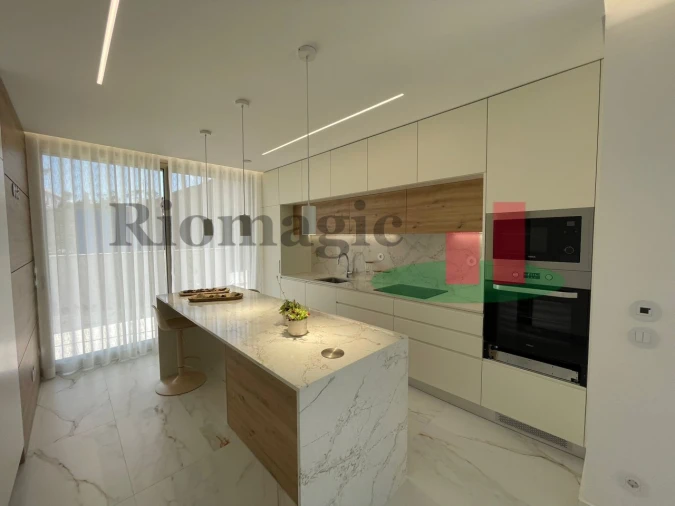 Moradia T3 para Venda em Rio Maior Foto 1