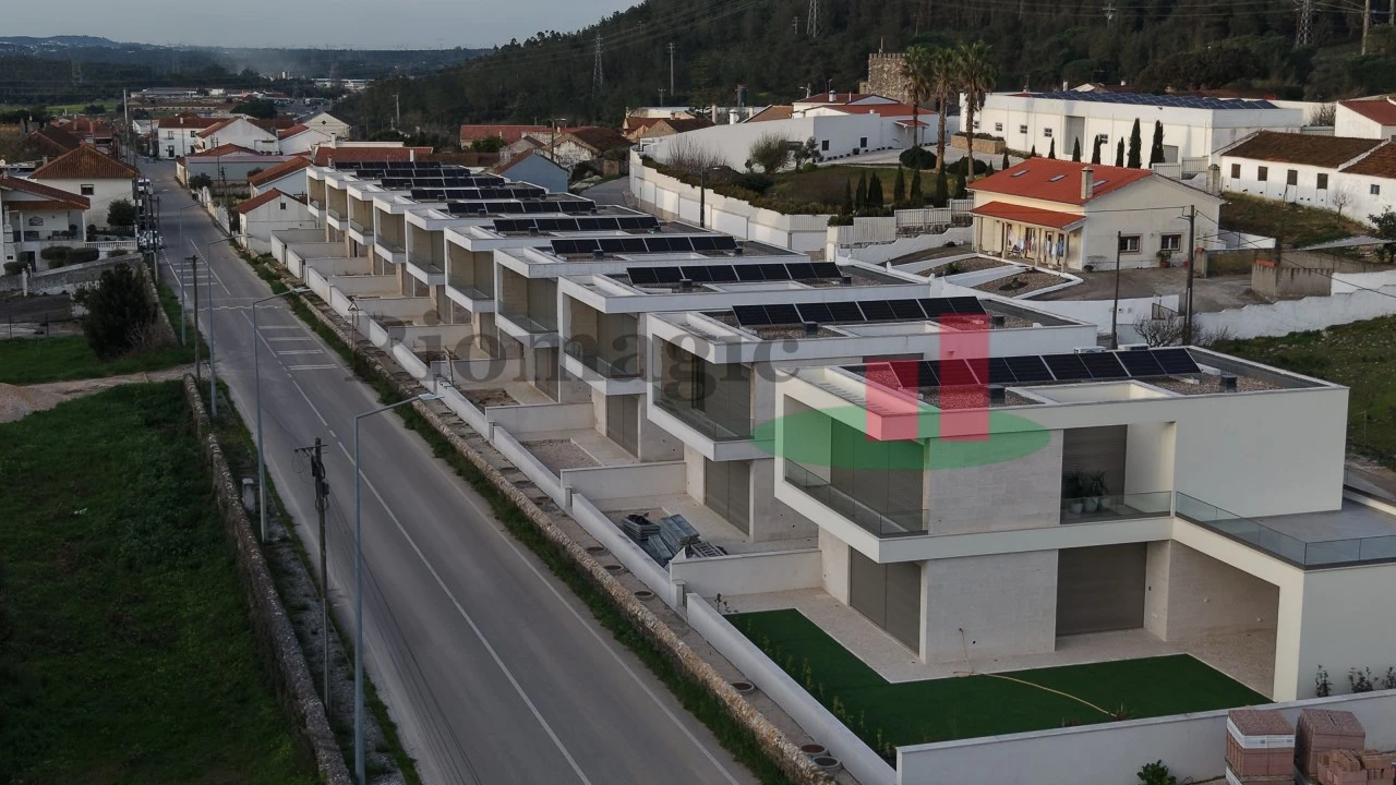 Moradia T3 para Venda em Rio Maior Foto 69