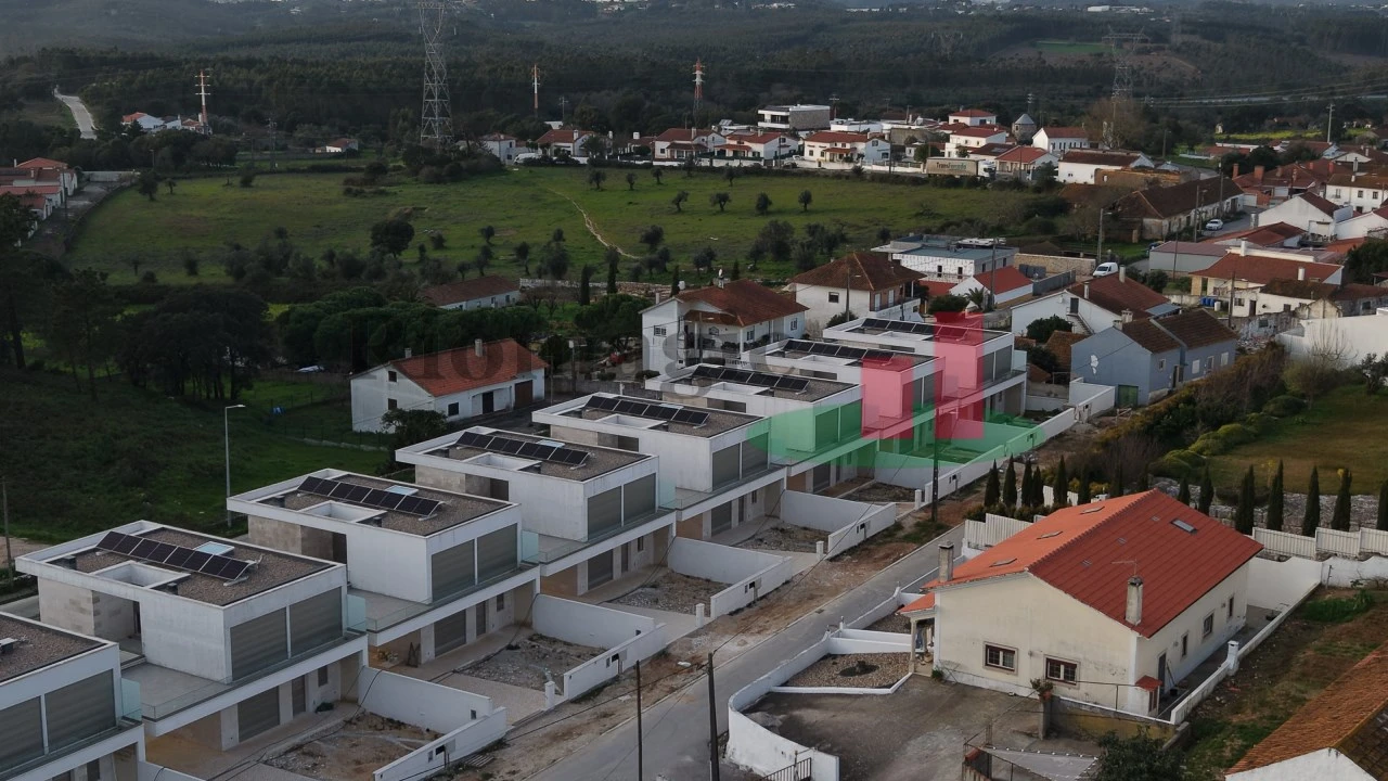 Moradia T3 para Venda em Rio Maior Foto 72