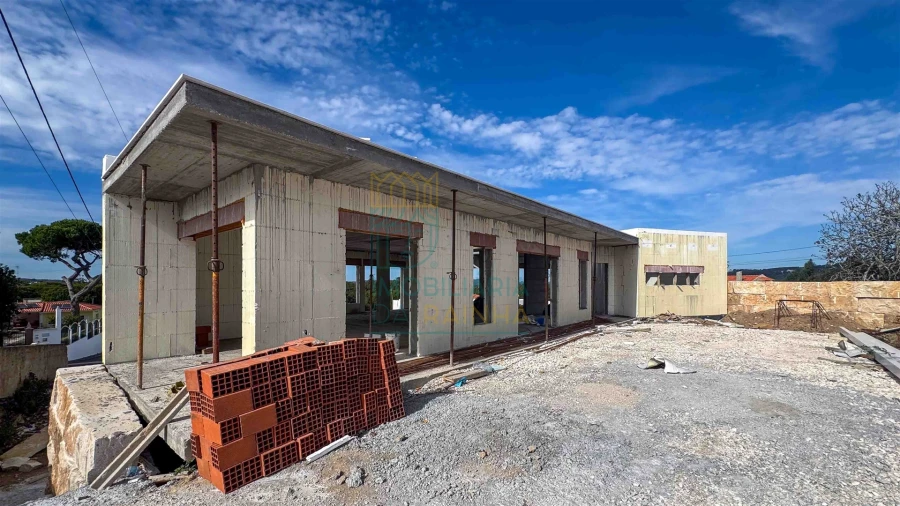 Moradia T4 para Venda em Tornada e Salir do Porto Foto 4