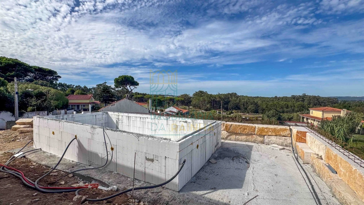 Moradia T4 para Venda em Tornada e Salir do Porto Foto 2