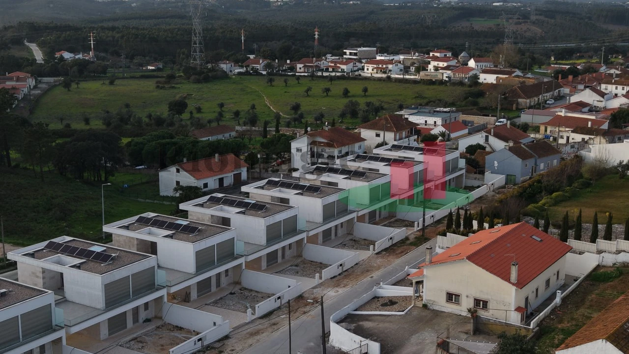 Moradia T3 para Venda em Rio Maior Foto 72