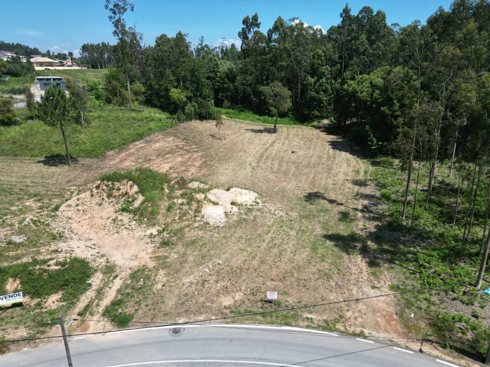 Terreno para Venda em São Miguel do Souto e Mosteirô Foto 2