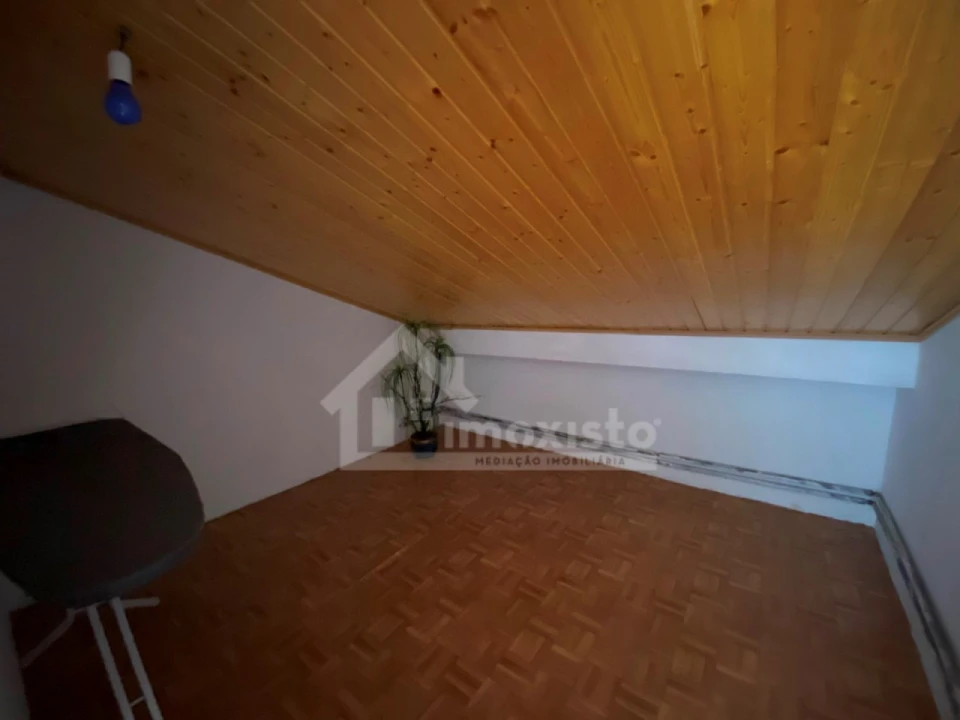 Moradia T5 para Venda em Avelar Foto 18