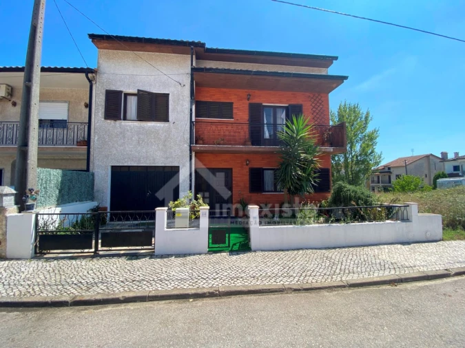 Moradia T5 para Venda em Avelar Foto 1