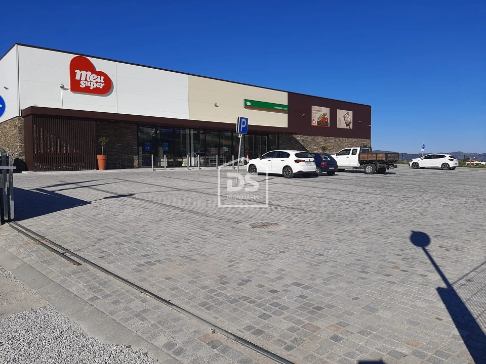 Loja para Venda em São João da Pesqueira e Várzea de Trevões Foto 1