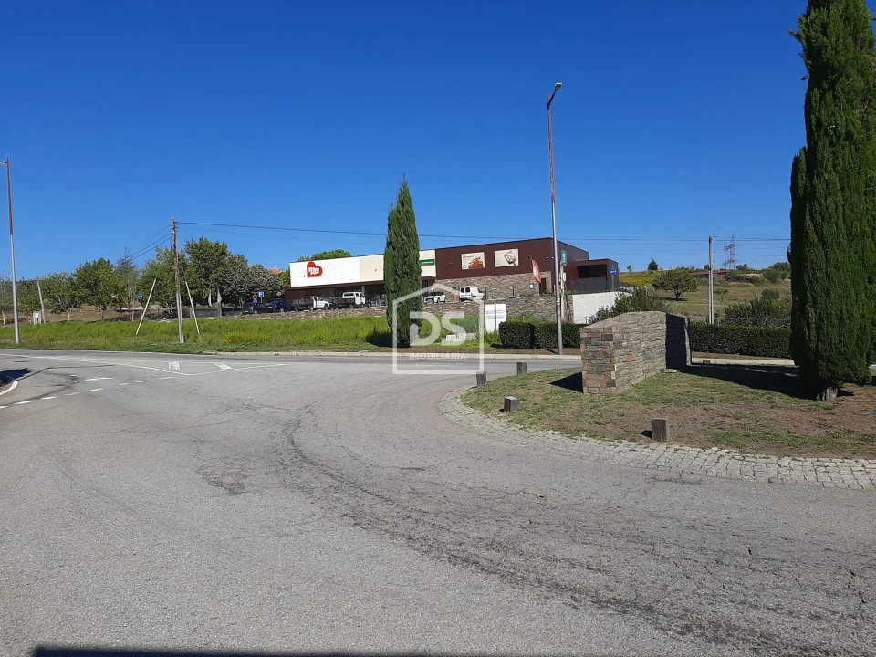 Loja para Venda em São João da Pesqueira e Várzea de Trevões Foto 2