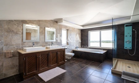 Moradia T6 para Venda em Almancil