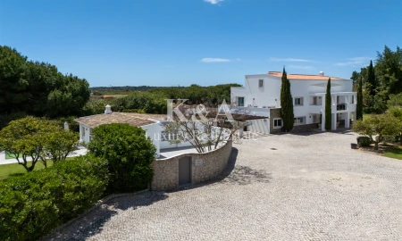 Moradia T6 para Venda em Almancil