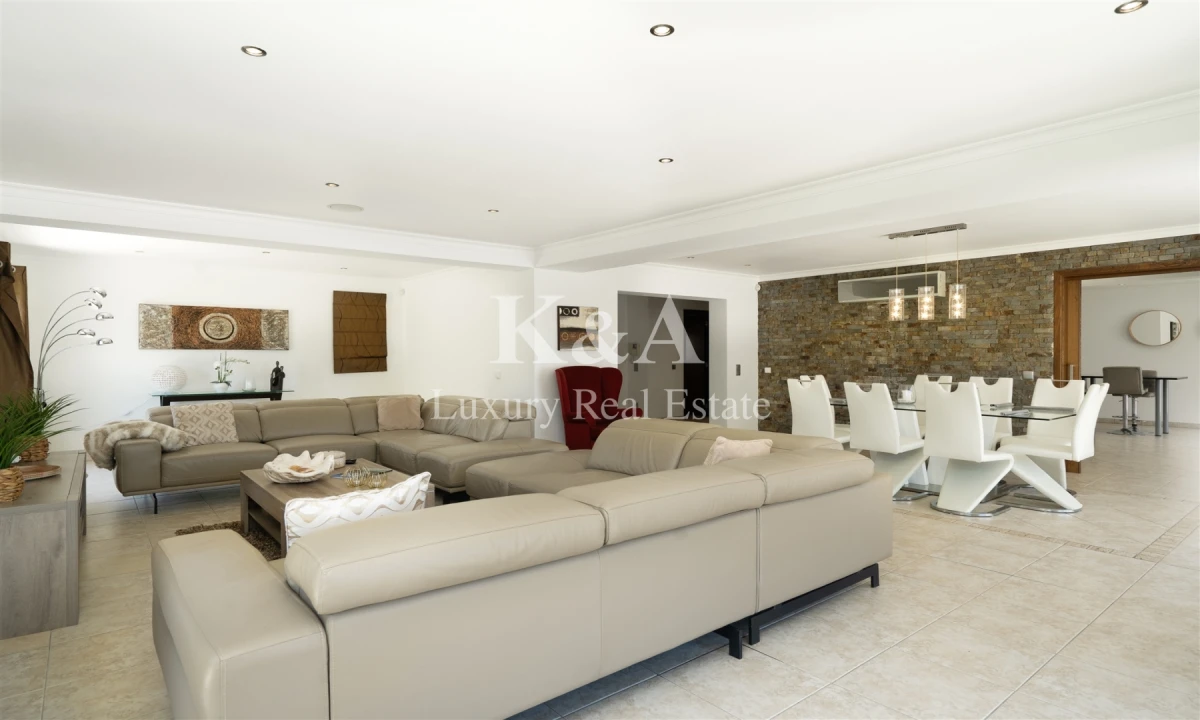 Moradia T6 para Venda em Almancil Foto 12