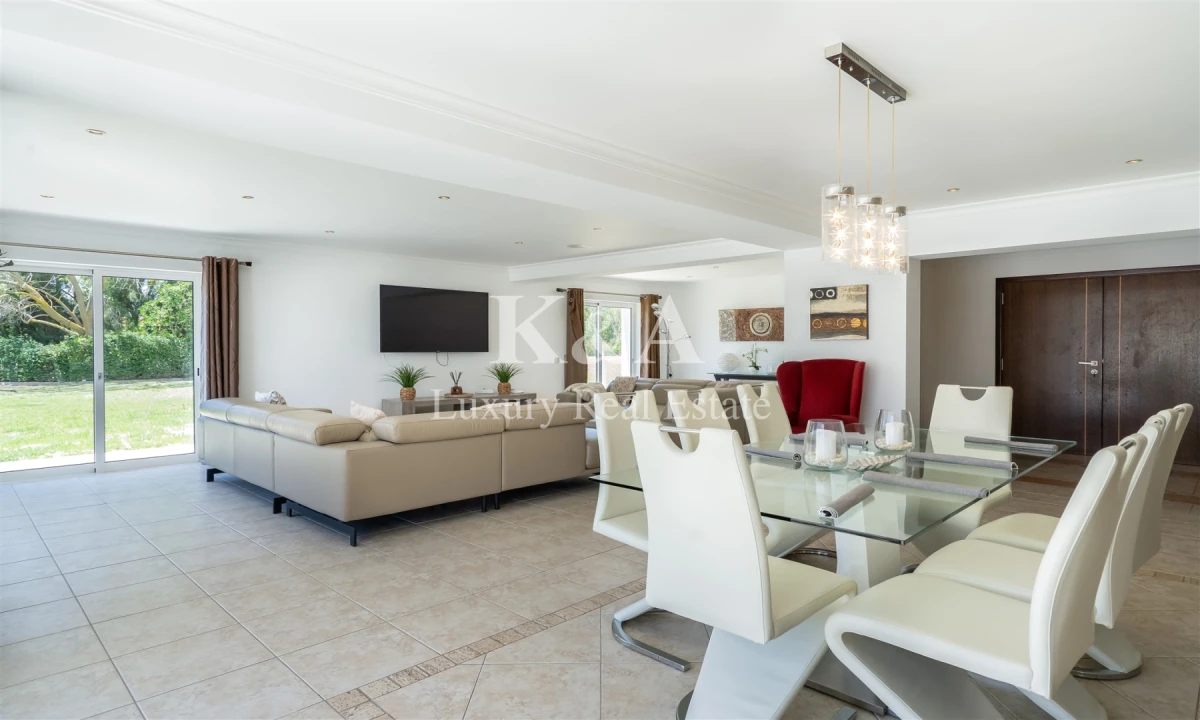 Moradia T6 para Venda em Almancil Foto 11