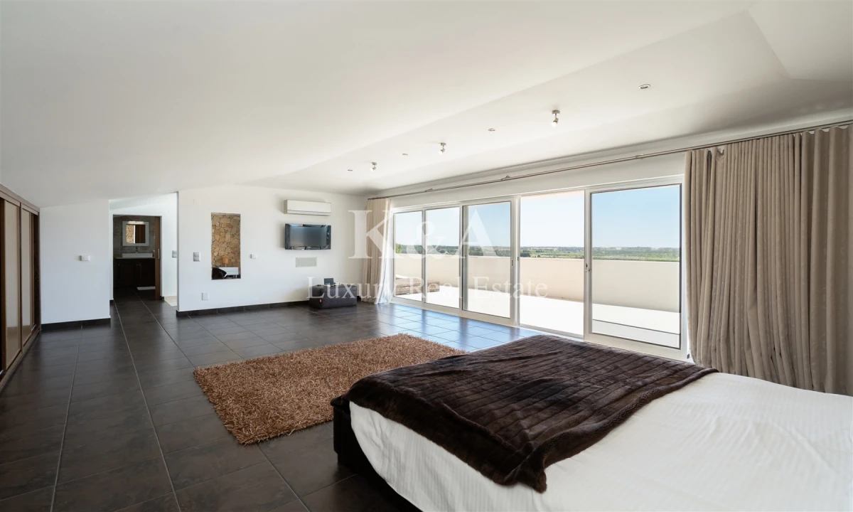 Moradia T6 para Venda em Almancil Foto 15