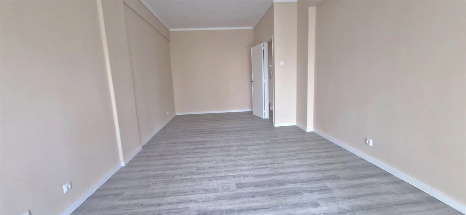 Apartamento T3 para Arrendamento em Póvoa de Santo Adrião e Olival Basto Foto 7