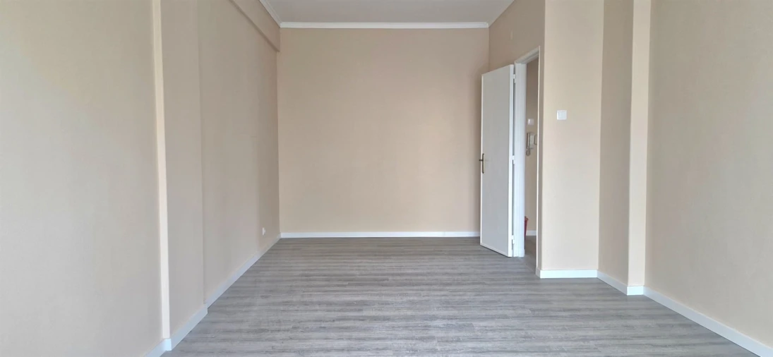 Apartamento T3 para Arrendamento em Póvoa de Santo Adrião e Olival Basto Foto 10