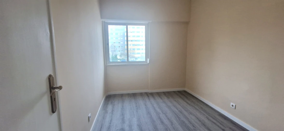 Apartamento T3 para Arrendamento em Póvoa de Santo Adrião e Olival Basto Foto 20