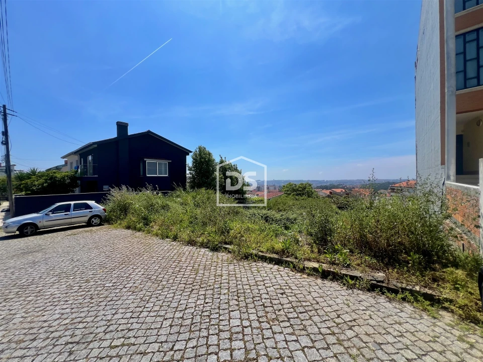 Terreno para Venda em Baguim do Monte (Rio Tinto) Foto 1