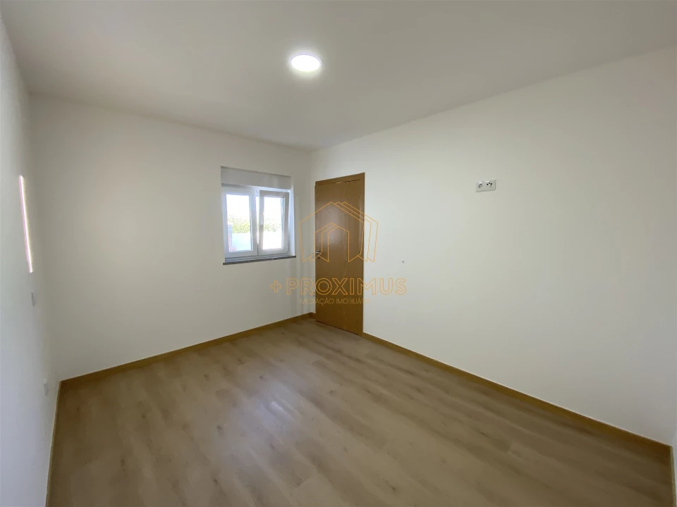 Moradia T2 para Venda em Maiorca Foto 28