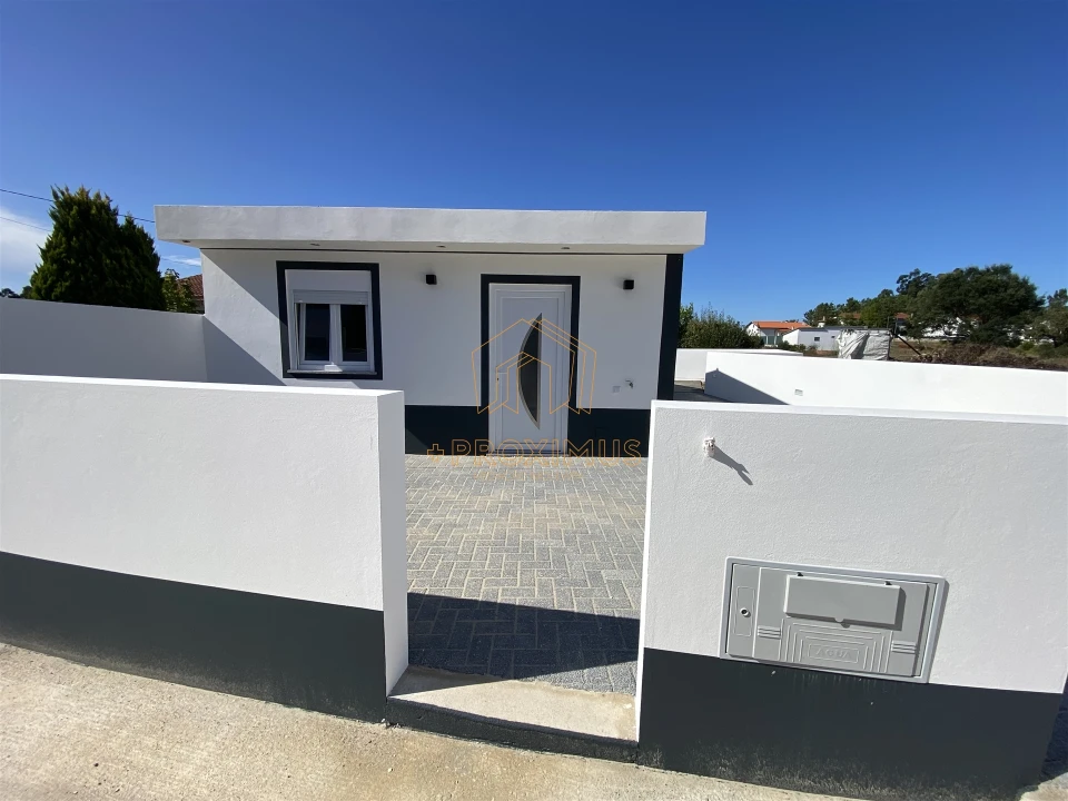 Moradia T2 para Venda em Maiorca Foto 2