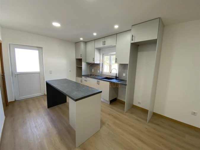 Moradia T2 para Venda em Maiorca Foto 18