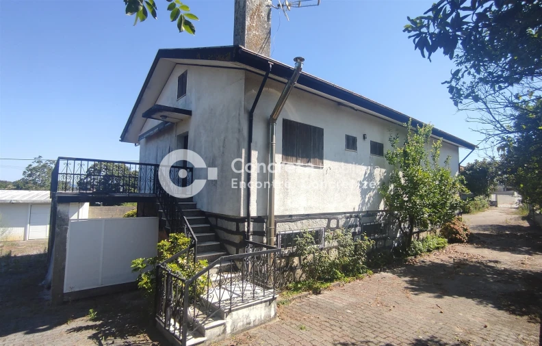 Moradia T4 para Venda em Varzea Foto 1