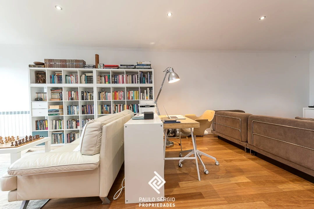 Apartamento T4 para Venda em Espinho Foto 1