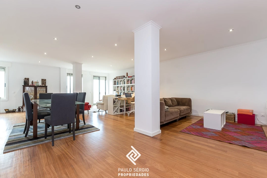 Apartamento T4 para Venda em Espinho Foto 8