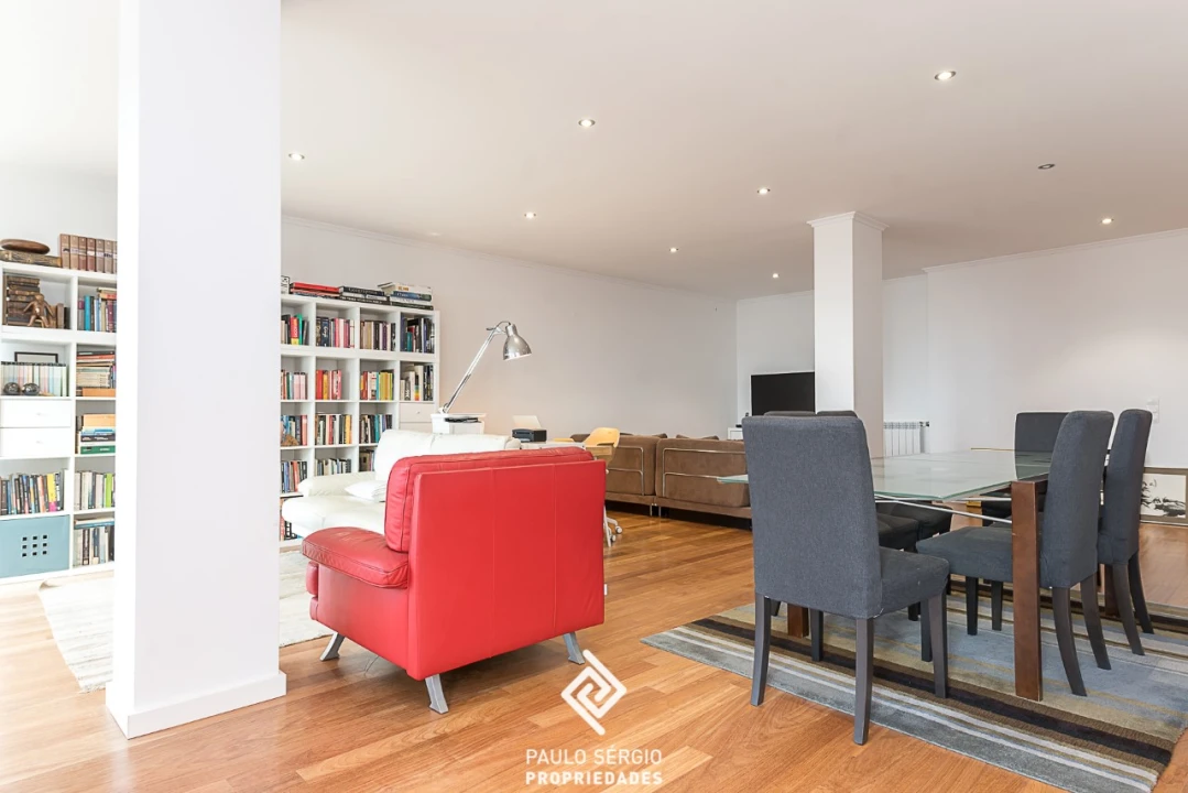 Apartamento T4 para Venda em Espinho Foto 11