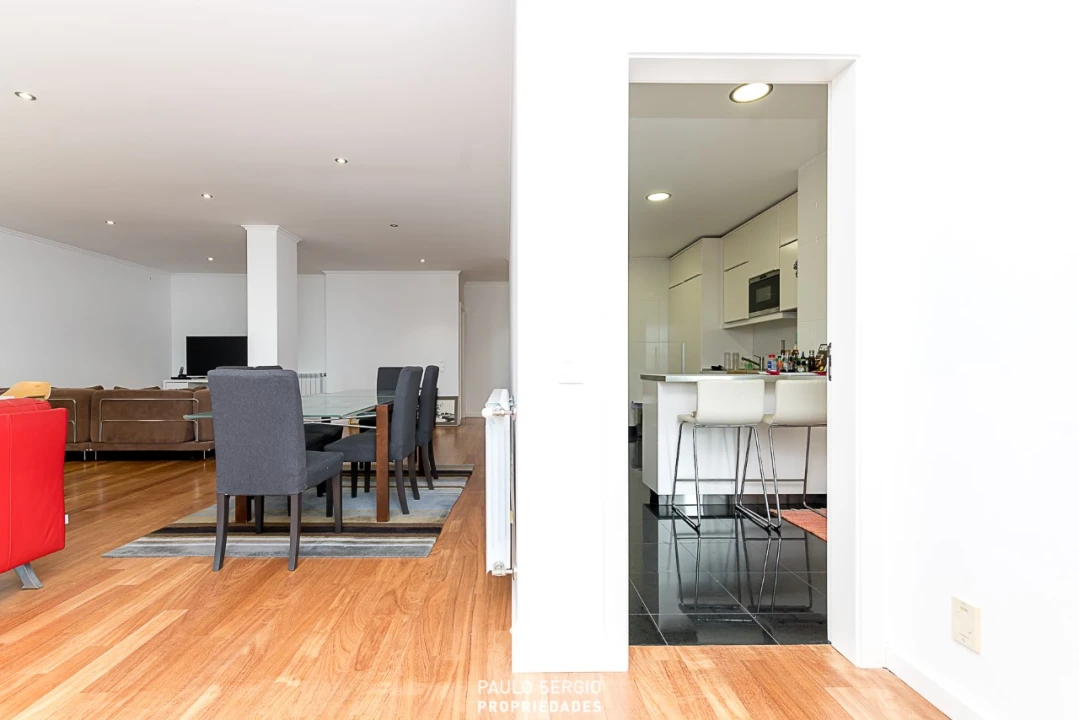 Apartamento T4 para Venda em Espinho Foto 12