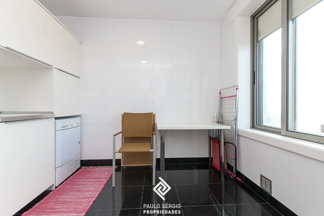 Apartamento T4 para Venda em Espinho Foto 18