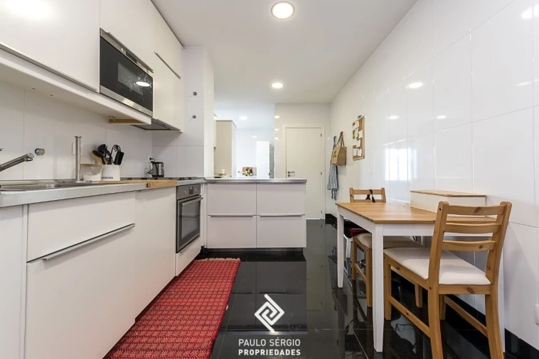 Apartamento T4 para Venda em Espinho Foto 15