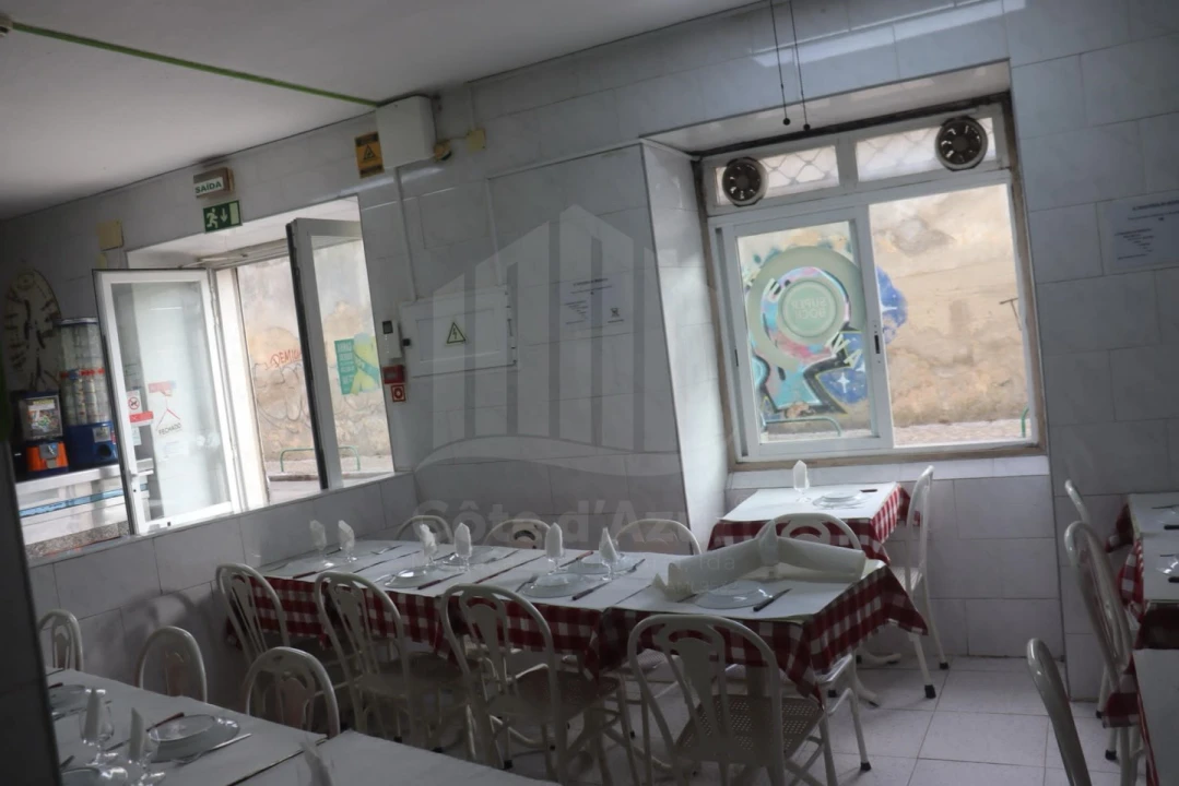 Negócio para Venda em Almada, Cova da Piedade, Pragal e Cacilhas Foto 2