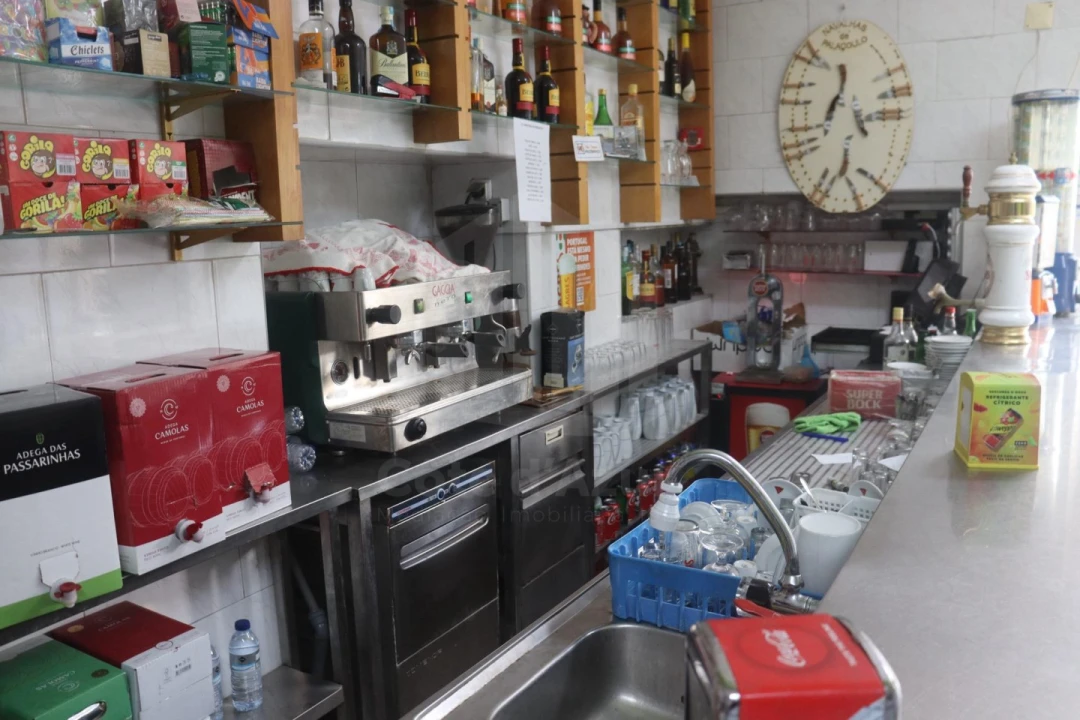 Negócio para Venda em Almada, Cova da Piedade, Pragal e Cacilhas Foto 5