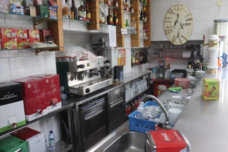 Negócio para Venda em Almada, Cova da Piedade, Pragal e Cacilhas Foto 5