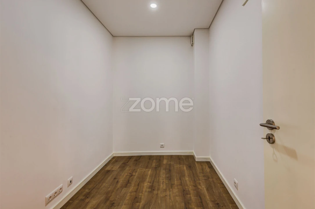 Apartamento T3 para Arrendamento em São Mamede de Infesta e Senhora da Hora Foto 18